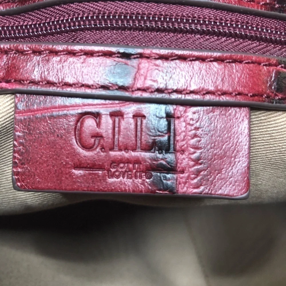 G.I.L.I. Leather bag with croc embossed pattern